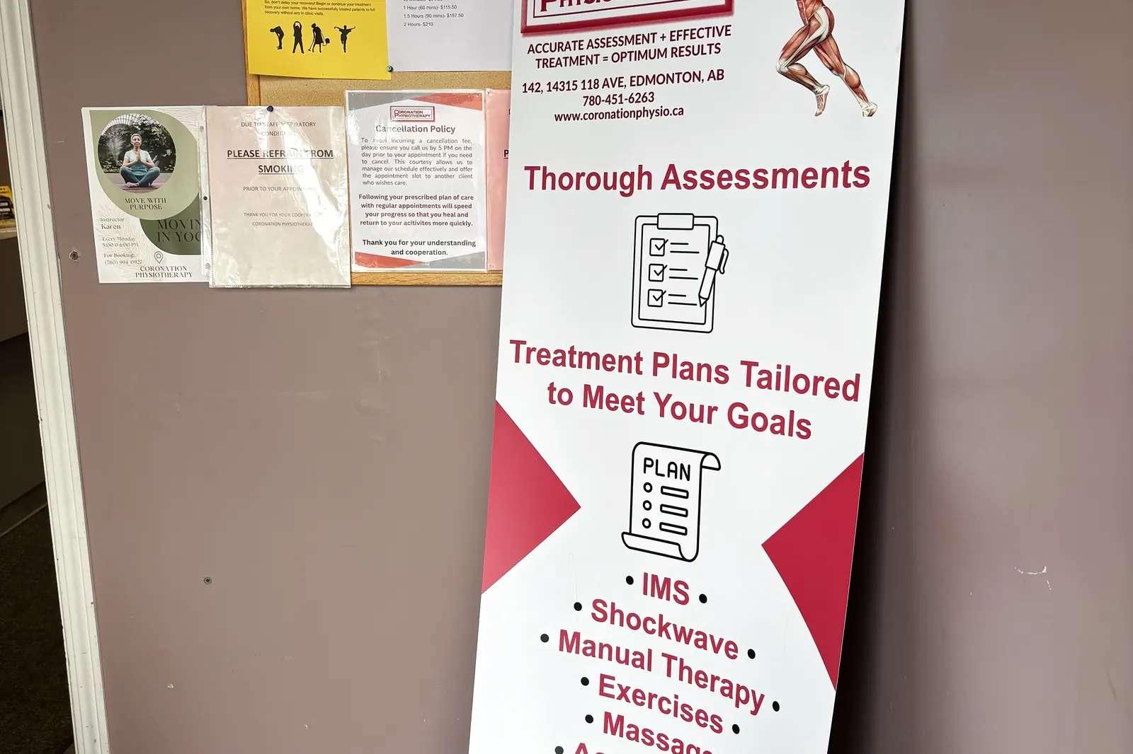 Clinic banner listing IMS, shockwave, manual therapy, exercises, massage and acupuncture