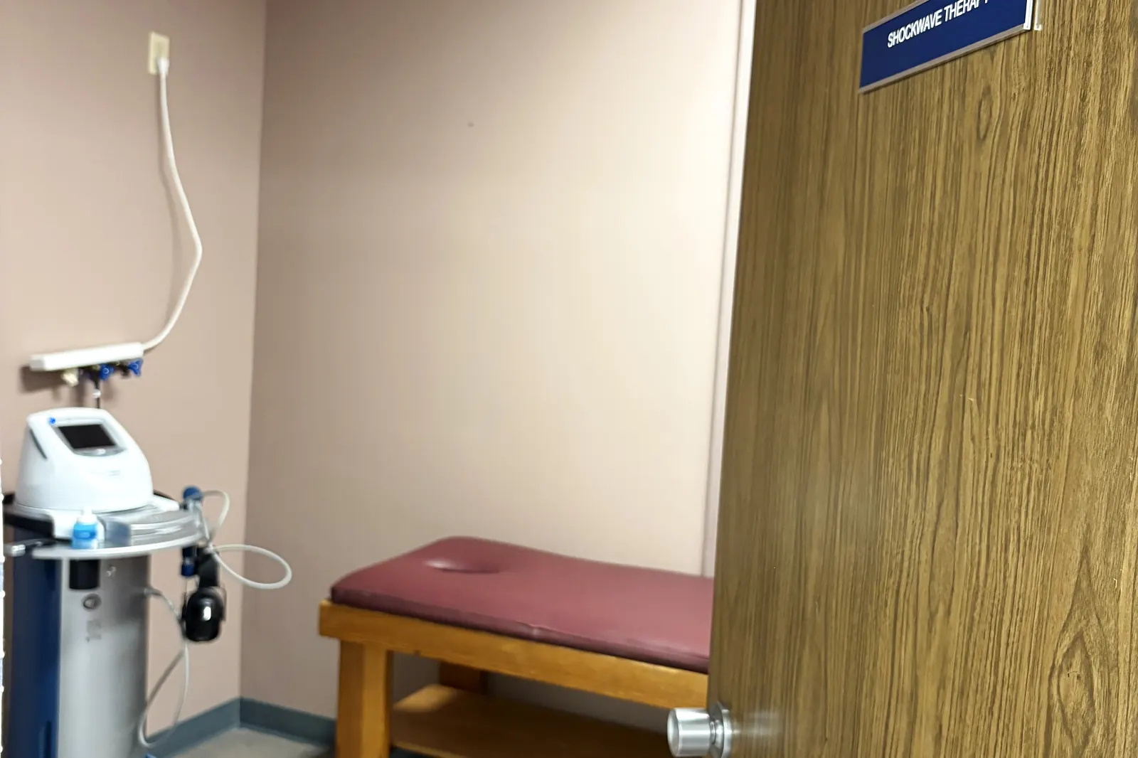 Shockwave and traction equipment in a dedicated treatment room